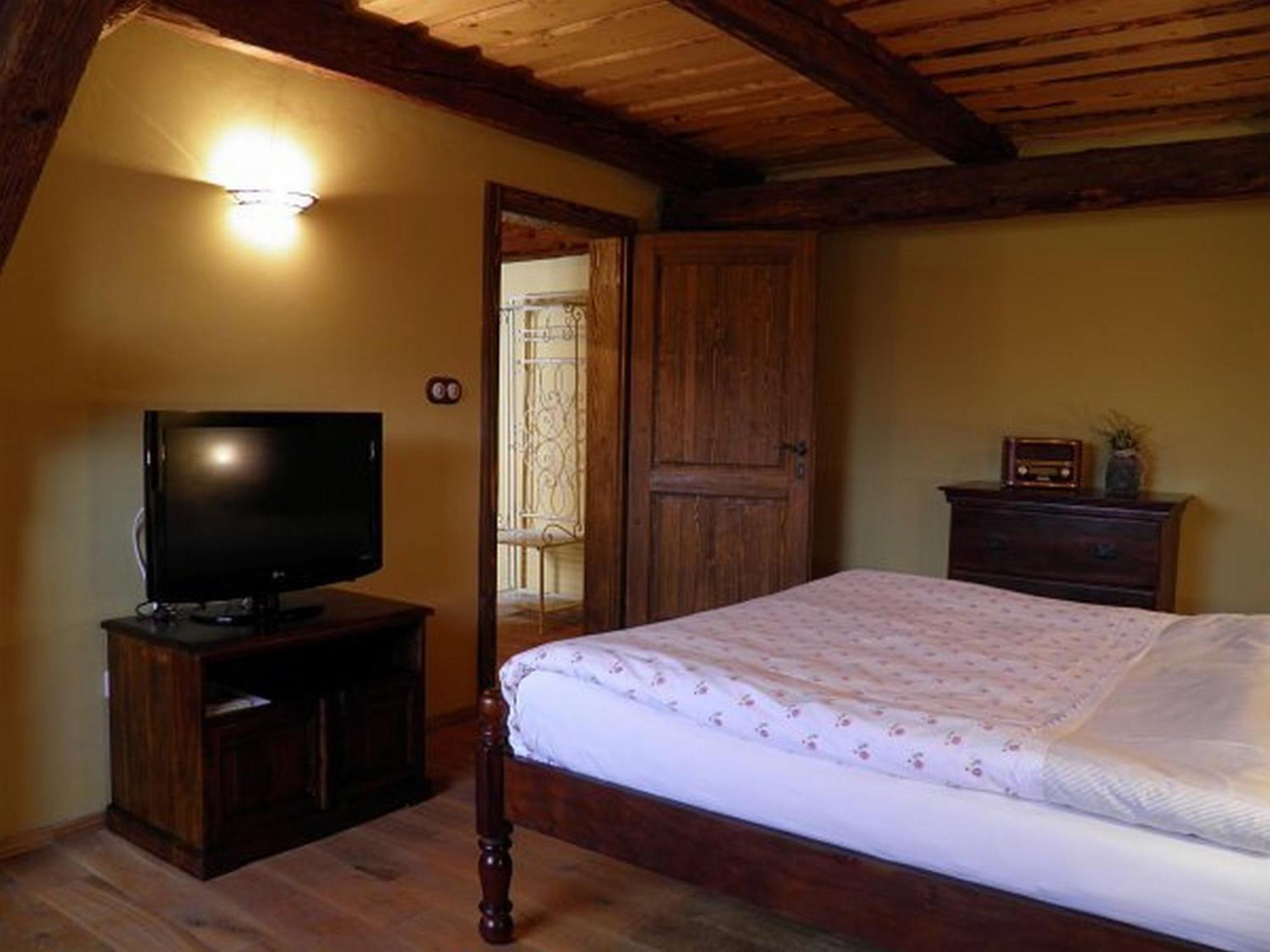 Dvur Olsiny -Hotel And Horse-Riding Karviná Camera foto
