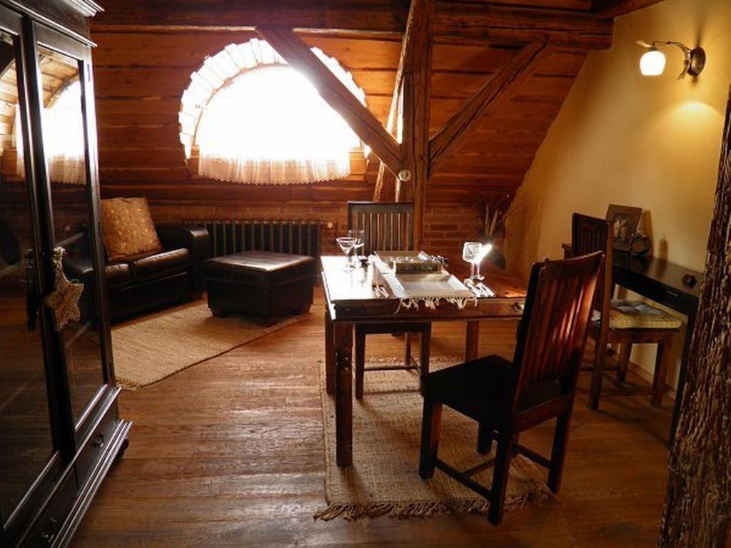 Dvur Olsiny -Hotel And Horse-Riding Karviná Esterno foto