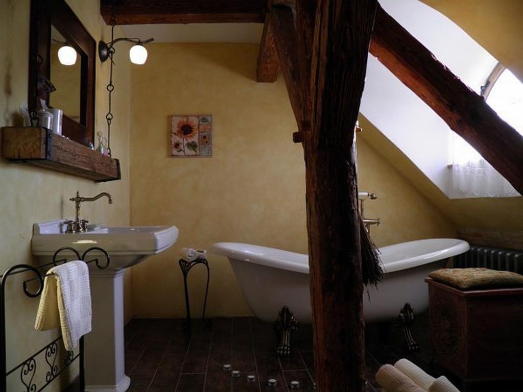Dvur Olsiny -Hotel And Horse-Riding Karviná Camera foto